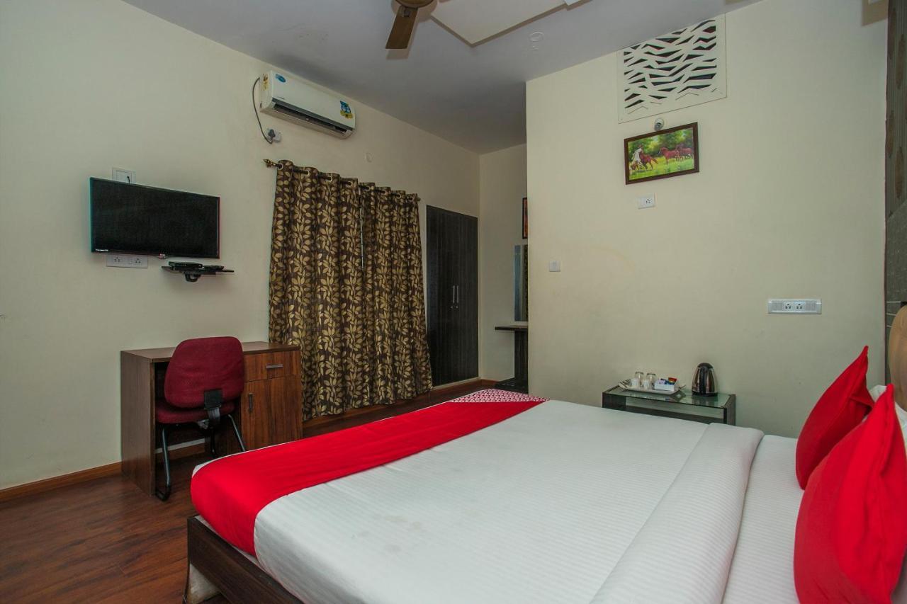 Hotel Venkat Presidency Bangalore Exterior photo