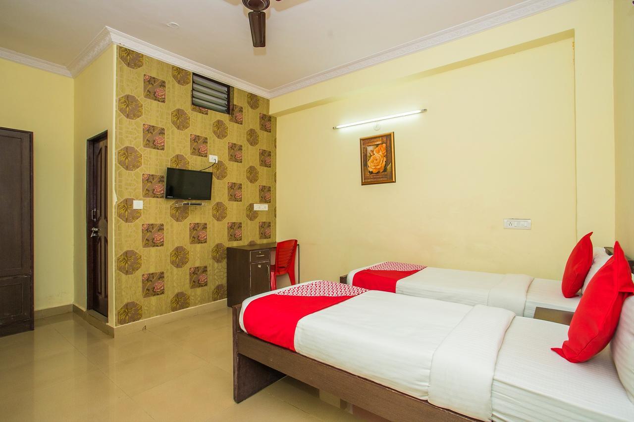 Hotel Venkat Presidency Bangalore Exterior photo