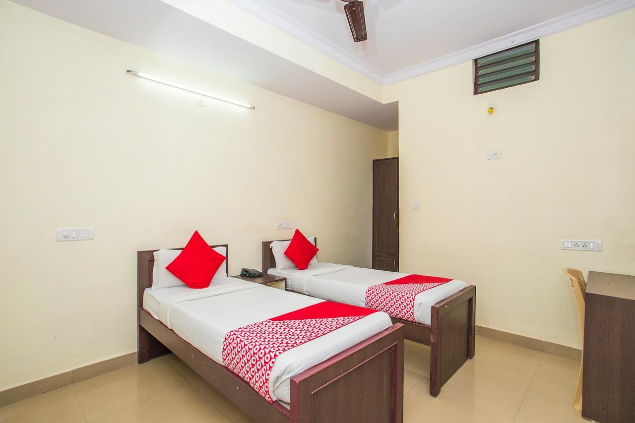 Hotel Venkat Presidency Bangalore Exterior photo